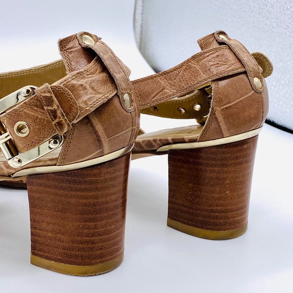 EUC Stuart Weitzman T-Strap Leather Sandals - Picture 7 of 11